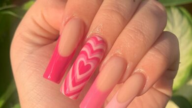 pink french tip nails